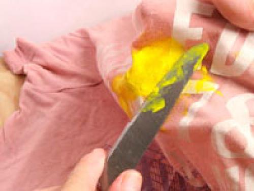 Как удалить пятно от масляной краски с одежды в домашних условиях. Как вывести масляную краску с одежды